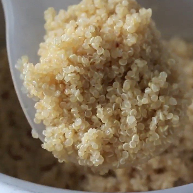 Step 3 Final product Quinoa (quinoa) cooked in a rice cooker