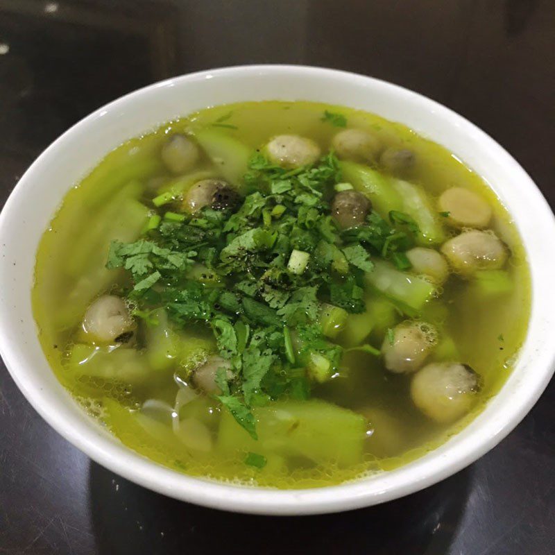 Step 4 Final product of gourd soup with mushrooms and dried shrimp