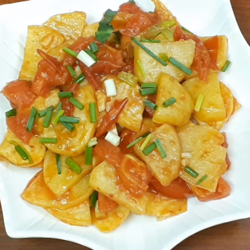 Step 4 Final Product Stir-fried potatoes with tomatoes