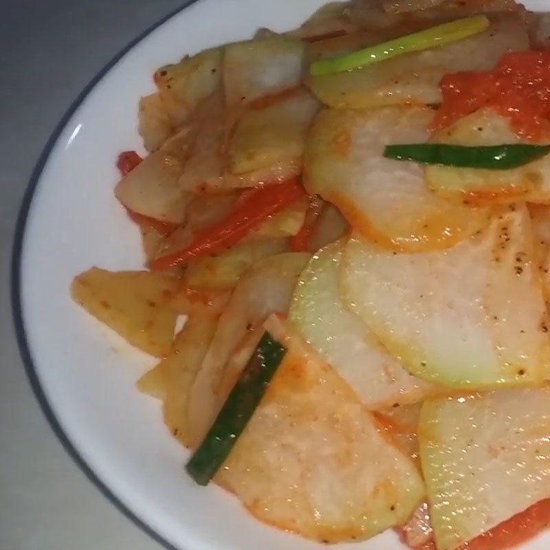 Step 4 Final product Stir-fried kohlrabi with tomatoes