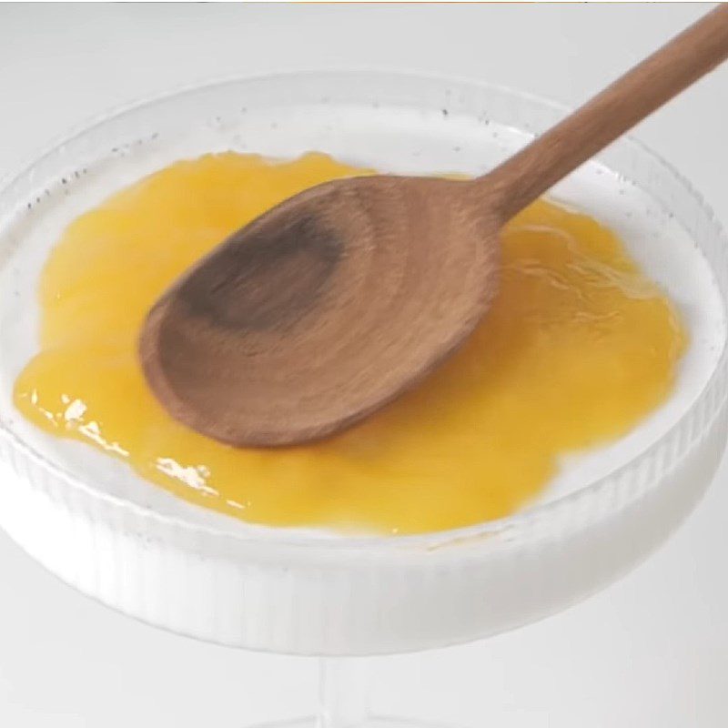 Step 5 Final product Panna cotta with mango sauce