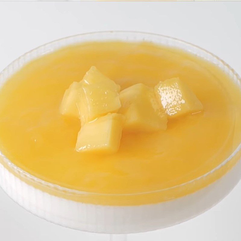 Step 5 Final product Panna cotta with mango sauce
