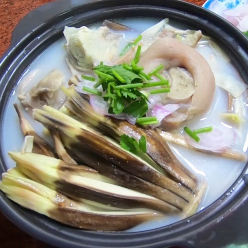 Step 4 Finished Product Stewed Pork Knuckle with Banana Flower