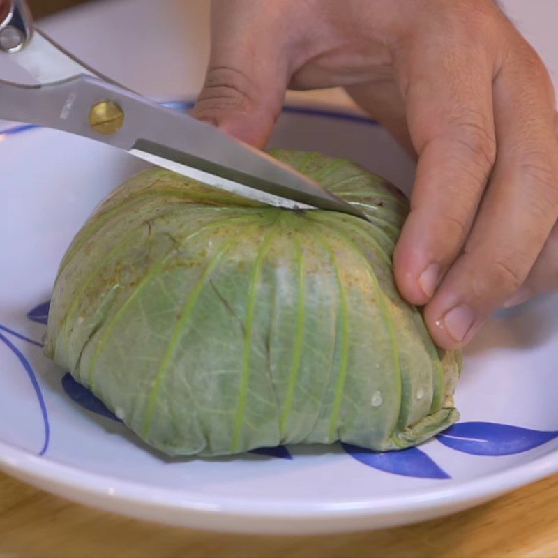 Step 4 Finished Product Steamed lotus leaf rice