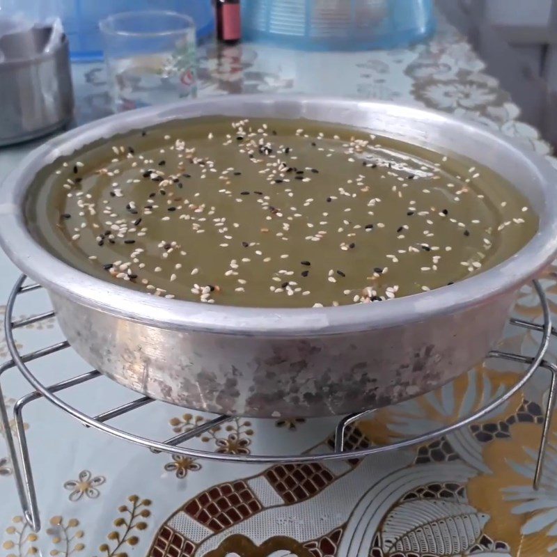 Step 6 Final Product Steamed pig skin cake in a rice cooker