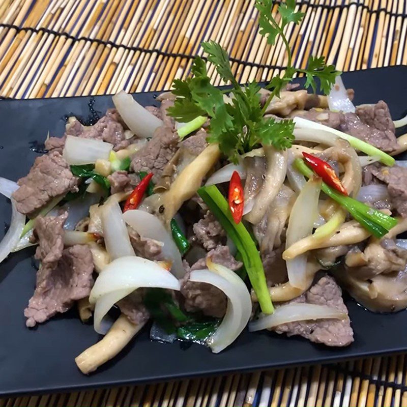 Step 5 Final product Stir-fried beef with oyster mushrooms