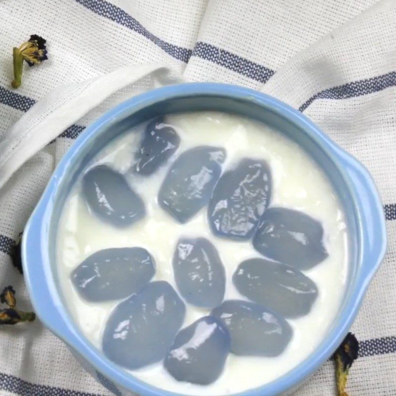 Step 5 Final Product Butterfly pea flower yogurt with jackfruit seeds