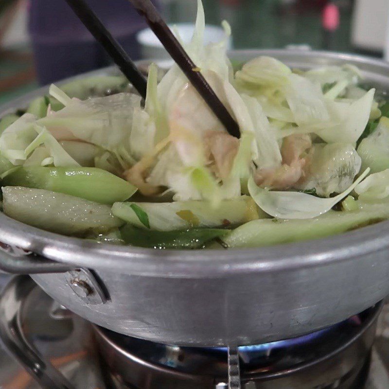 Step 4 Final product Sour fish soup with water lily