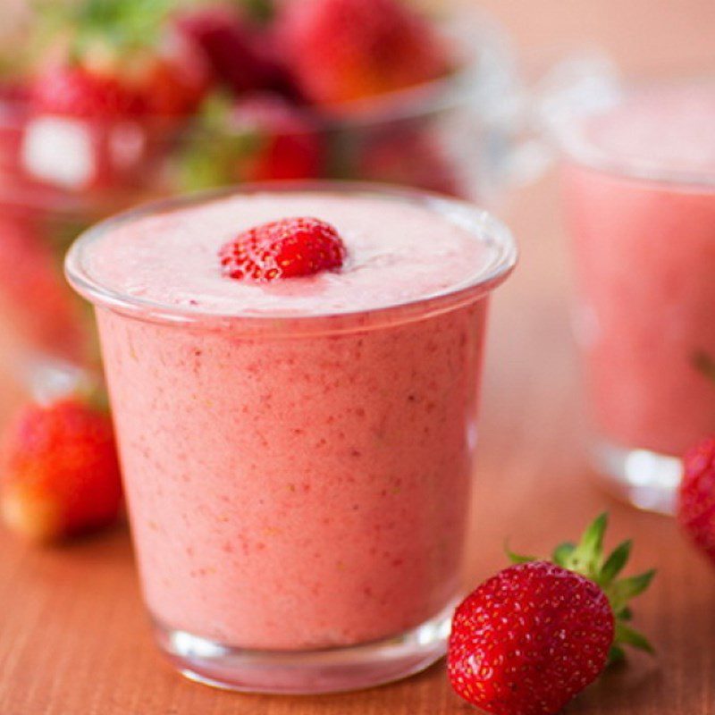 Step 3 Final Product Strawberry Yogurt Smoothie