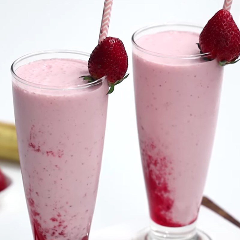 Step 3 Final Product Banana Strawberry Smoothie