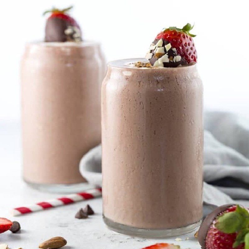Step 3 Finished product Strawberry chocolate smoothie