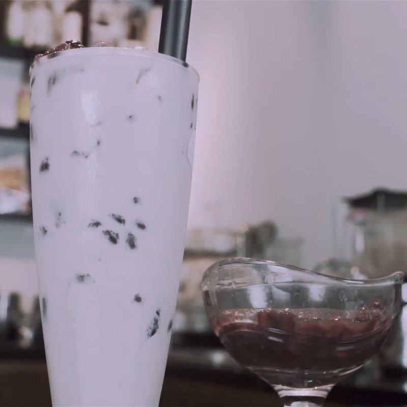 Step 5 Final product of taro milk tea with red beans