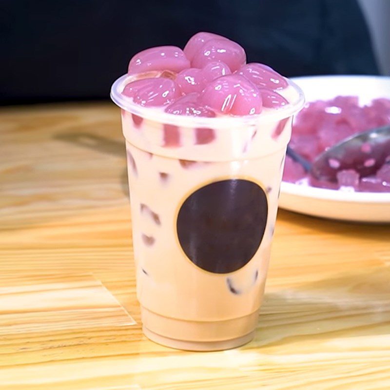Step 6 Final product Yakult milk tea with yakult jelly