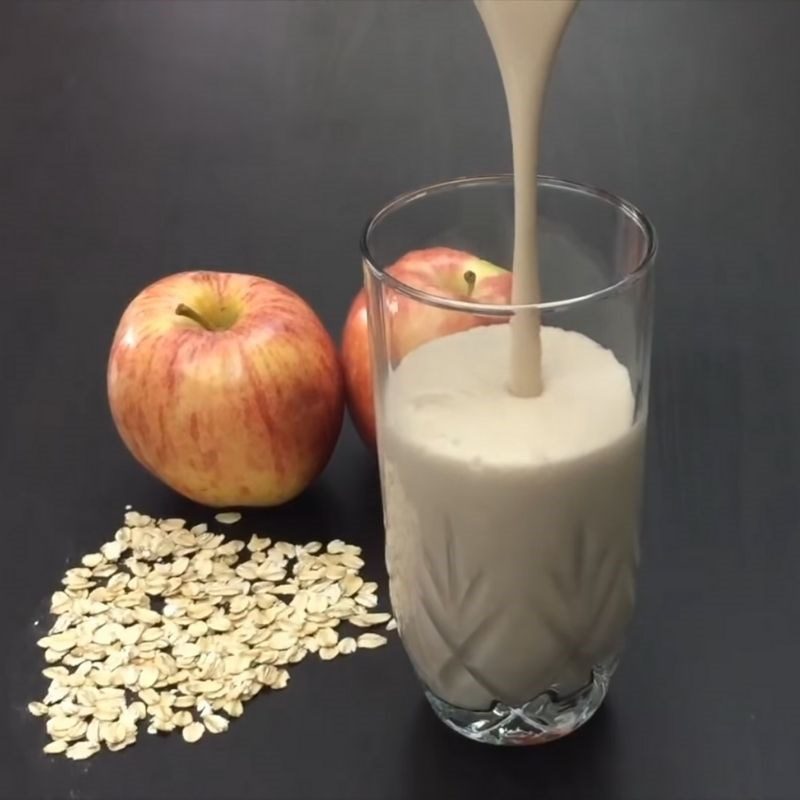 Step 4 Finished Product Apple Oatmeal Smoothie