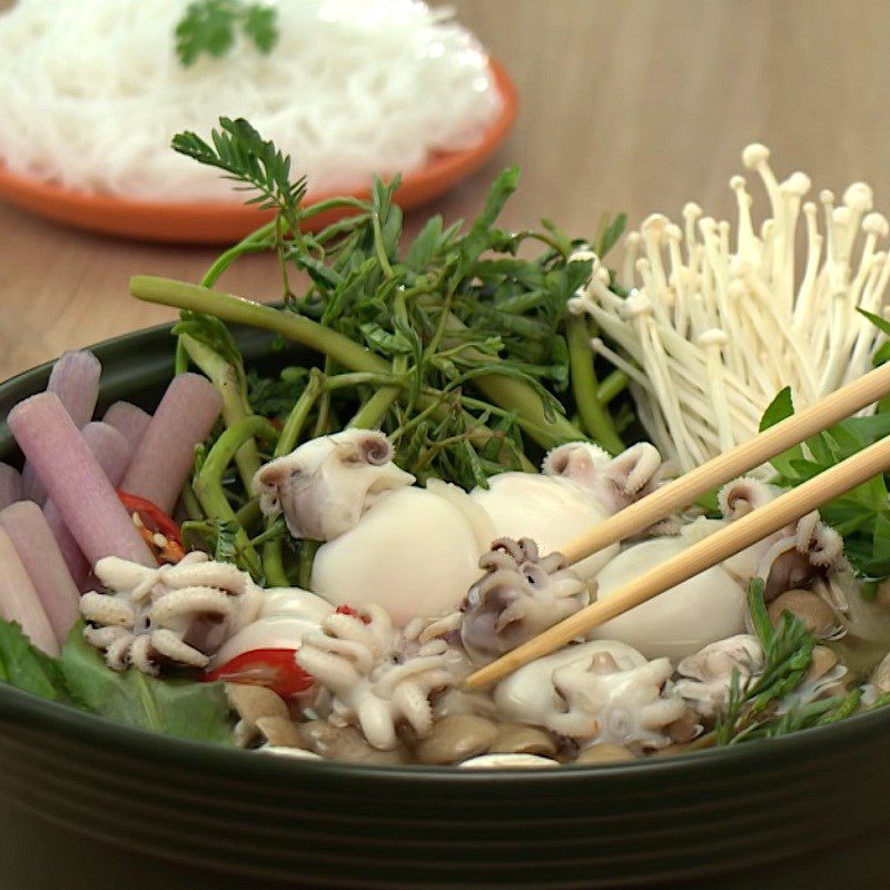 Step 4 Final product Squid hotpot with mushrooms