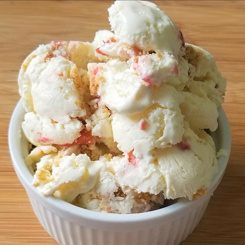 Step 4 Final product Strawberry cheese cream
