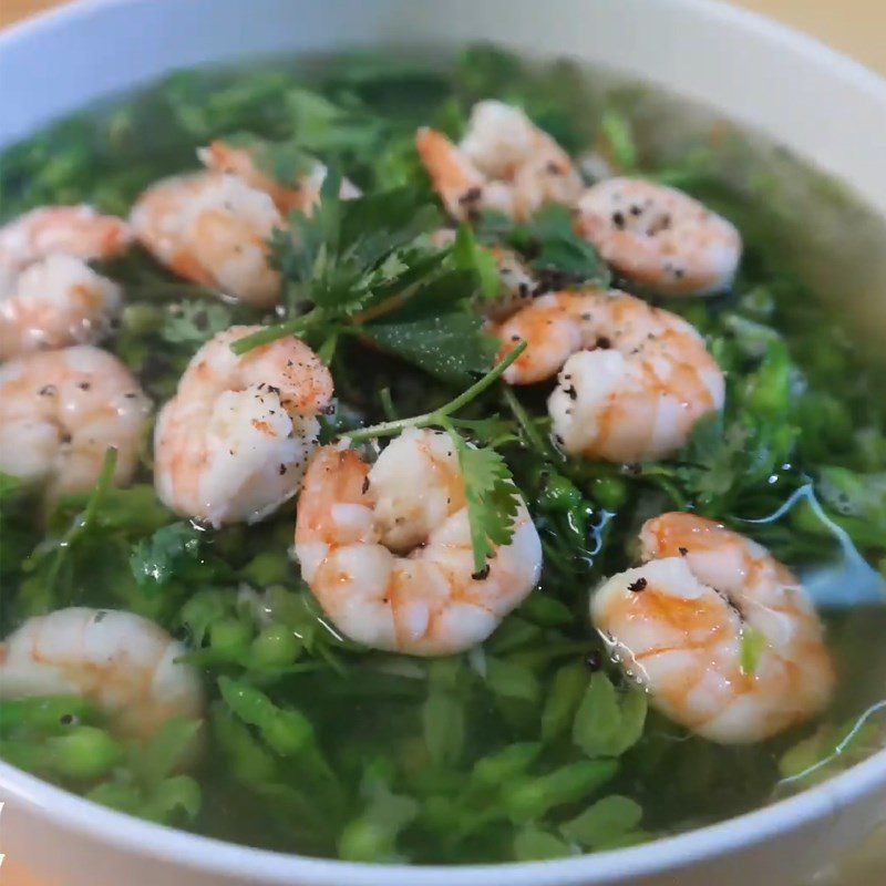 Step 4 Final product Climbing wattle soup with shrimp