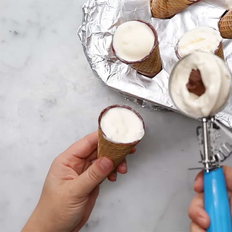 Step 4 Add chocolate cream filling and freeze for the second time Chocolate cone ice cream