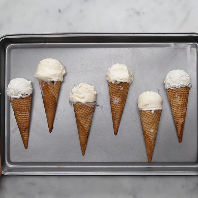 Step 4 Add chocolate cream filling and chill for the second time Chocolate cone ice cream
