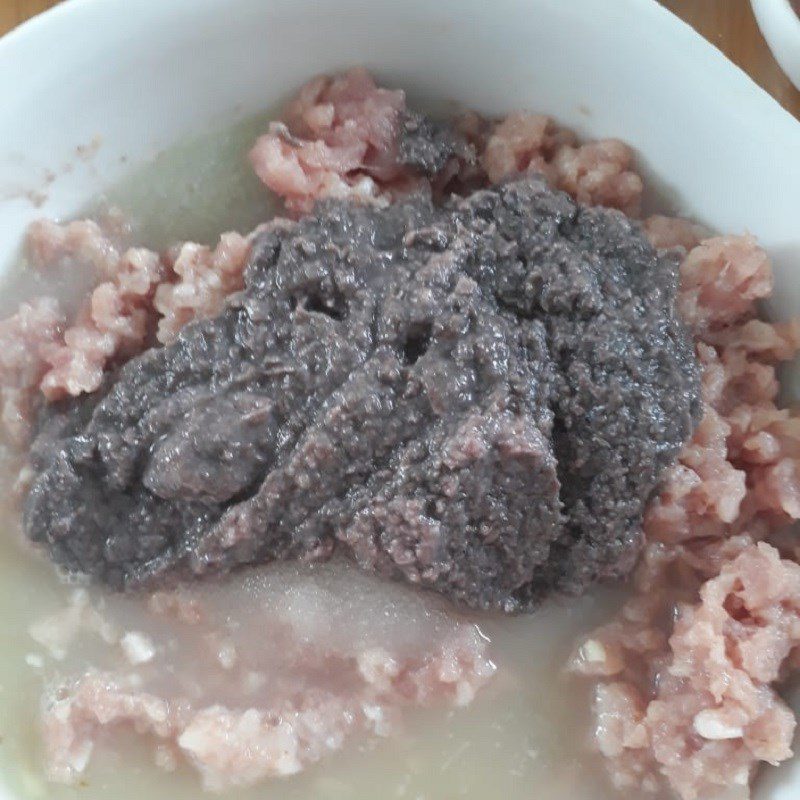 Step 2 Marinating Minced Meat for Minced Meat Steamed with Fermented Shrimp Paste
