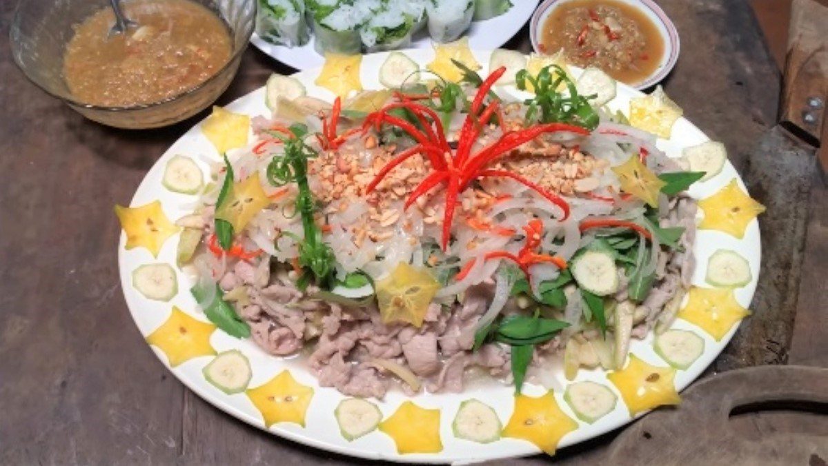 2 ways to cook stir-fried pork with starfruit that are delicious and irresistible 14 Stir-fried pork with green bananas