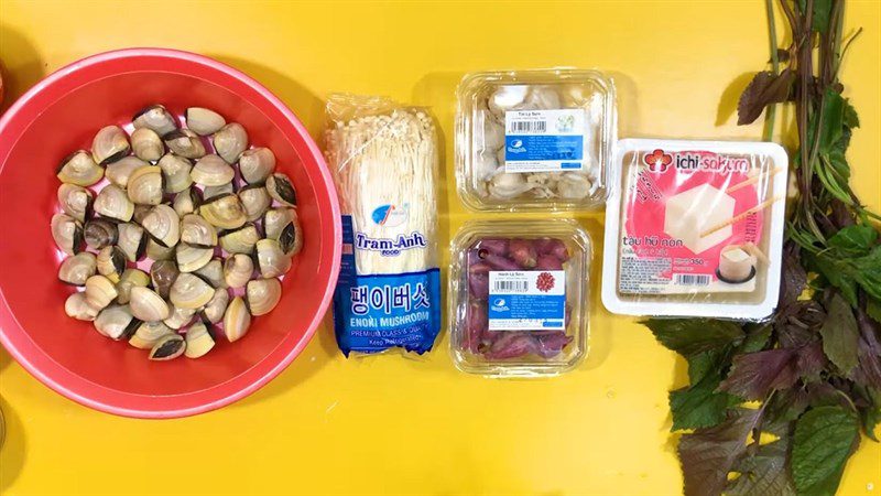 Ingredients for enoki mushroom beef soup