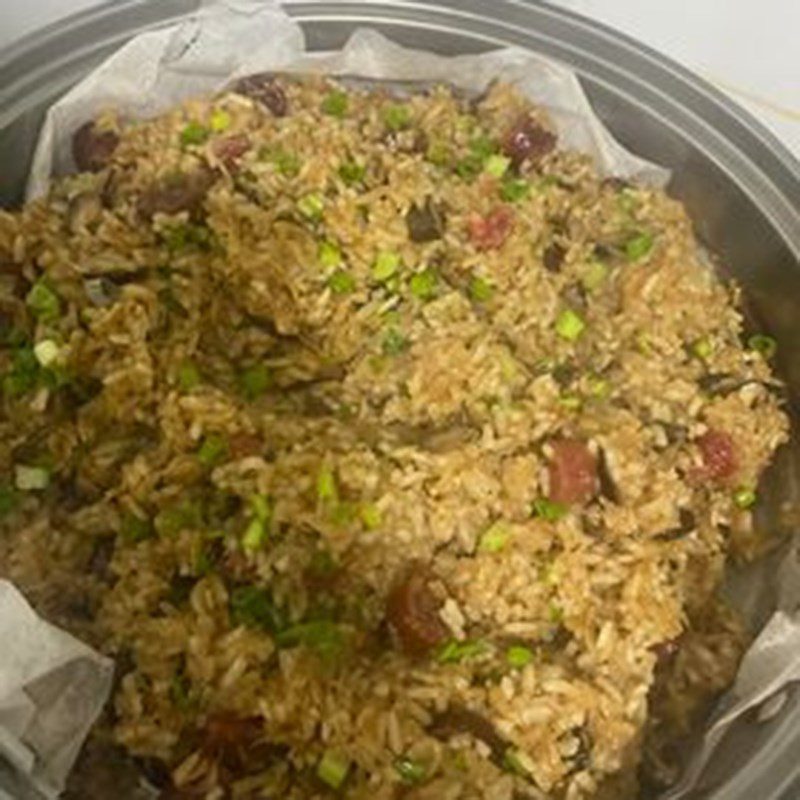 Step 3 Proceed to cook sticky rice with sausage