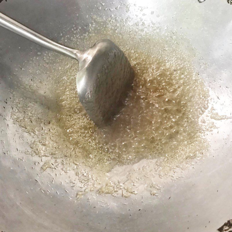 Step 4 Caramelizing Sugar-coated cake (recipe shared by users)