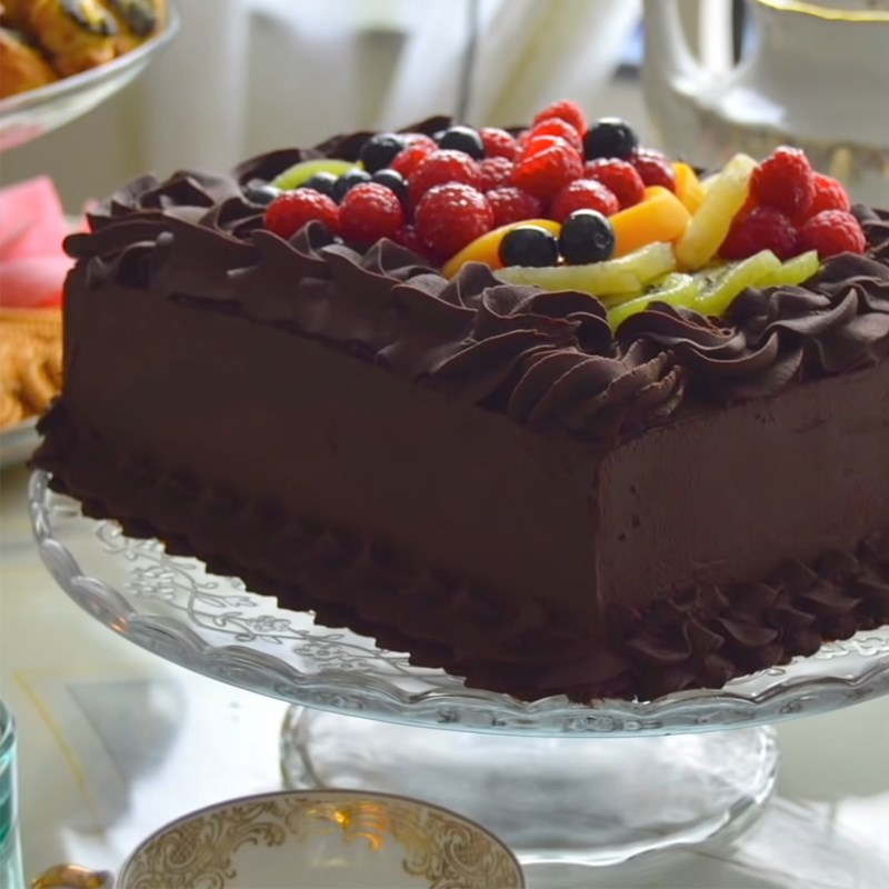 Step 7 Decorating Fruit Chocolate Cake