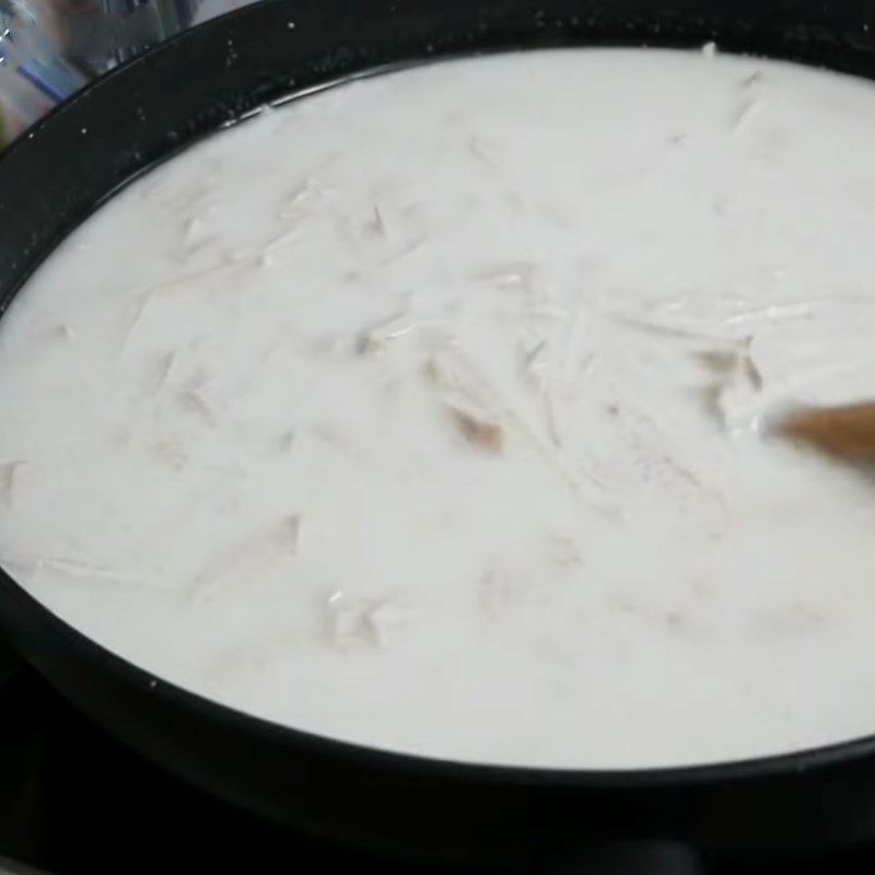 Step 2 Mix the flour for Taro Fried Flour with Egg