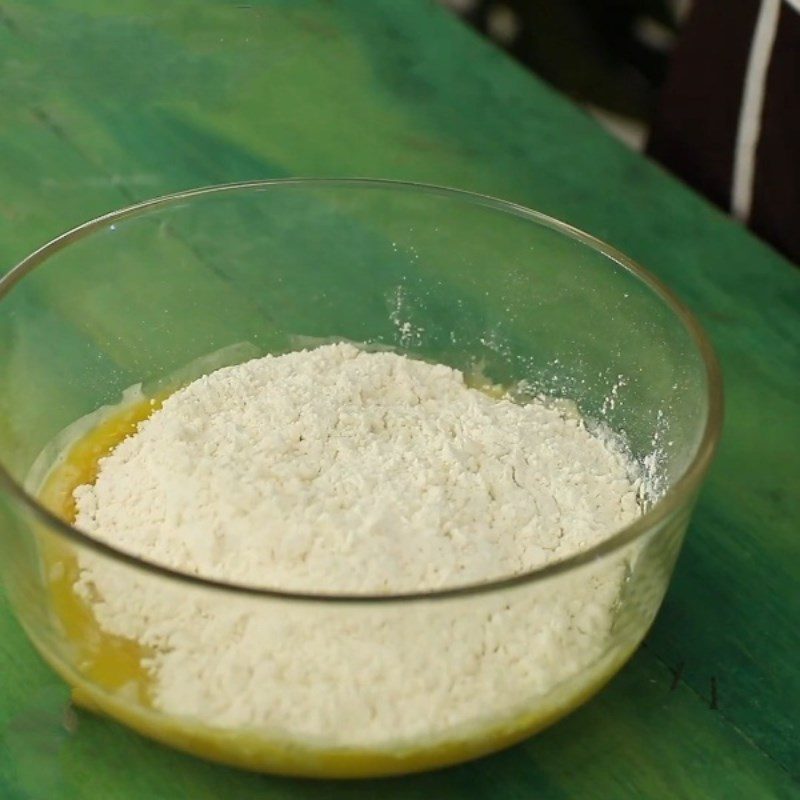 Step 1 Mix the dough for Saigon breadsticks
