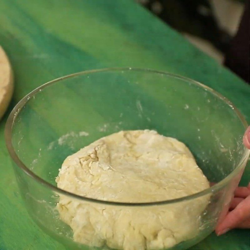 Step 1 Mix the dough for Saigon breadsticks