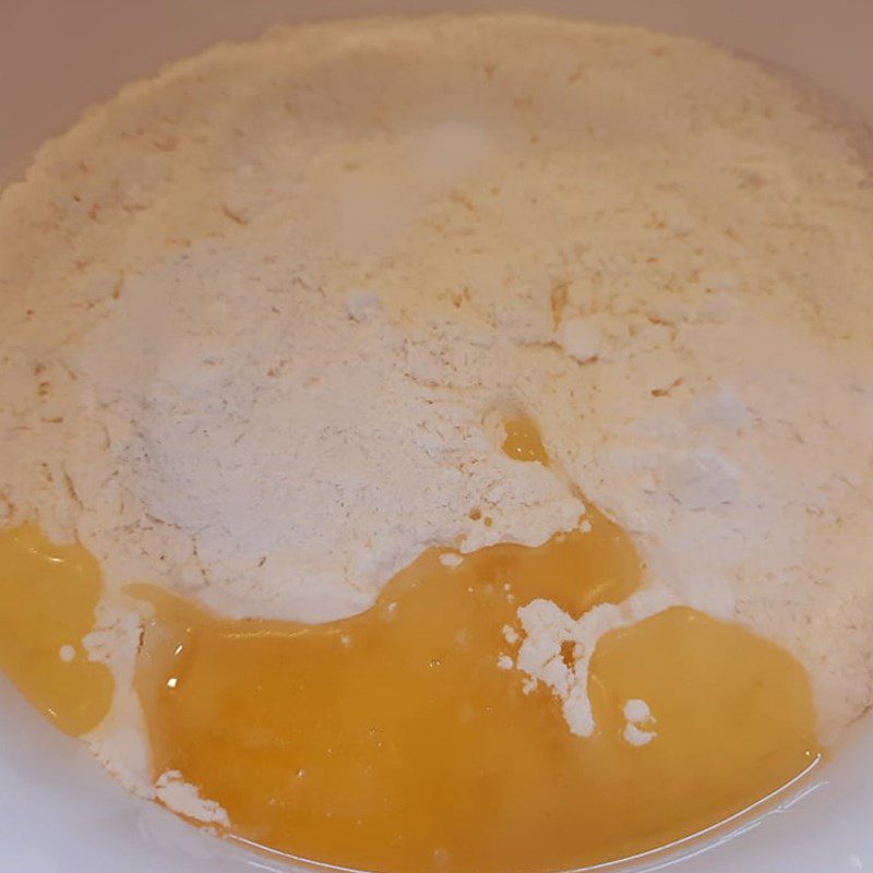 Step 2 Mix the dough for the cake