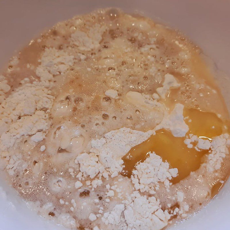 Step 2 Mix the dough for the cake