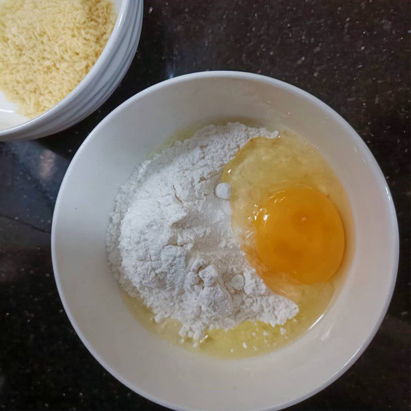 Step 2 Mix the batter for crispy tempura shrimp sushi