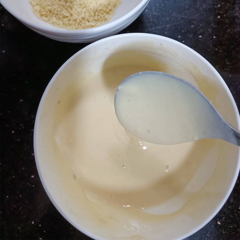 Step 2 Mix the batter for crispy tempura shrimp sushi