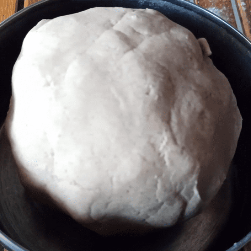 Step 1 Mix the dough for Tu Hu cake