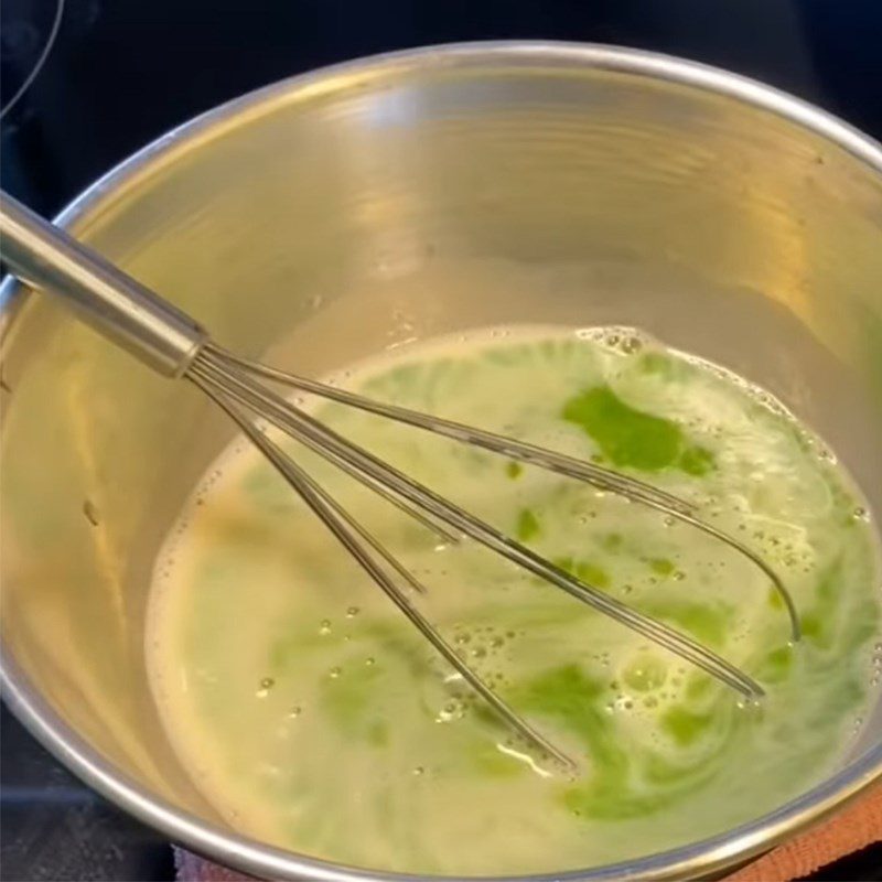 Step 2 Mix the batter Pandan crepe with banana cream filling