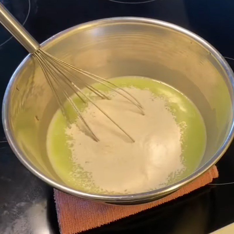 Step 2 Mix the batter Pandan crepe with banana cream filling
