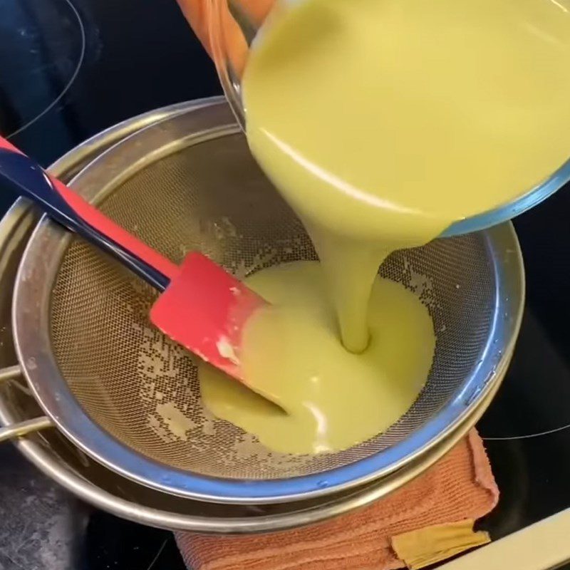 Step 2 Mix the batter Pandan crepe with banana cream filling