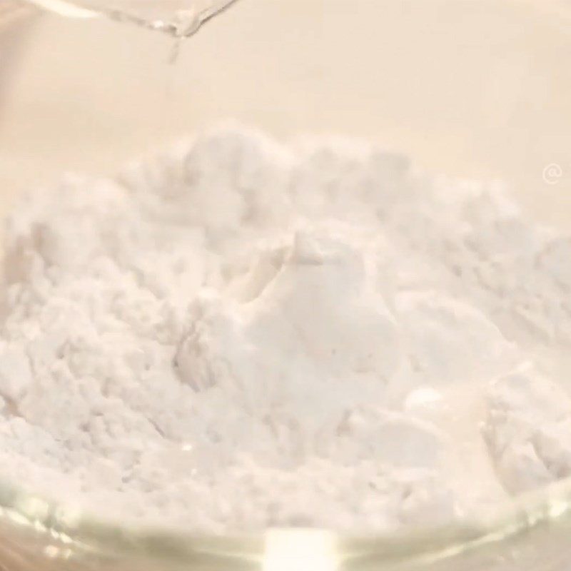 Step 1 Mix the mochi dough for milk tea hot pot