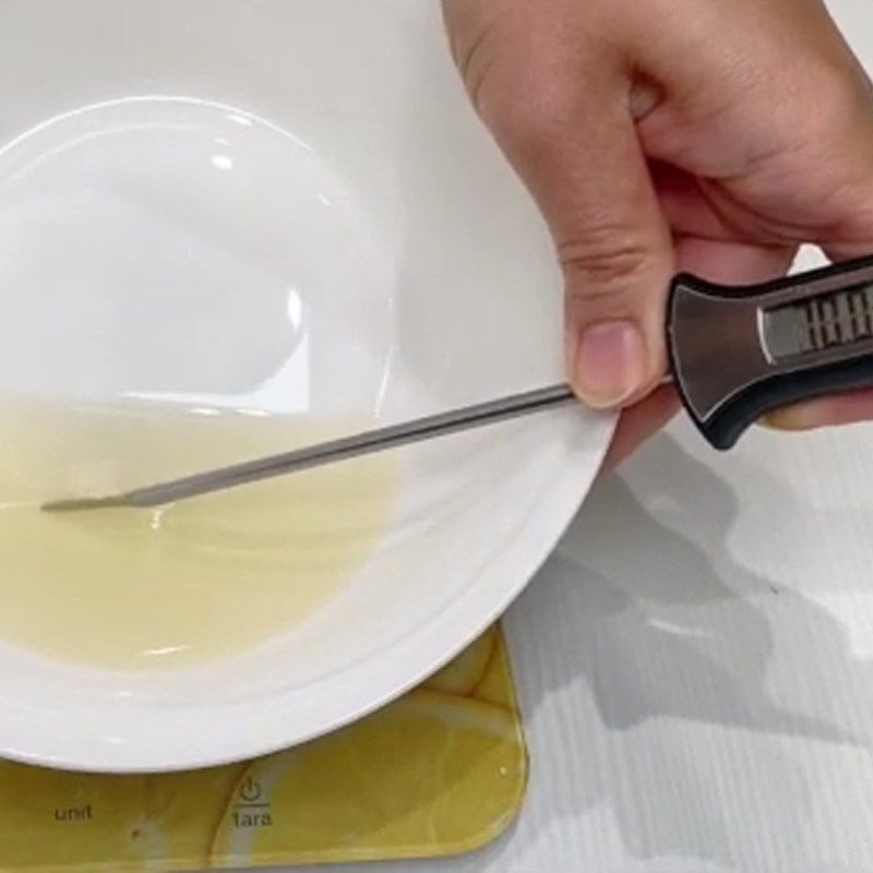 Step 1 Mix the cake batter Condensed milk sponge cupcake