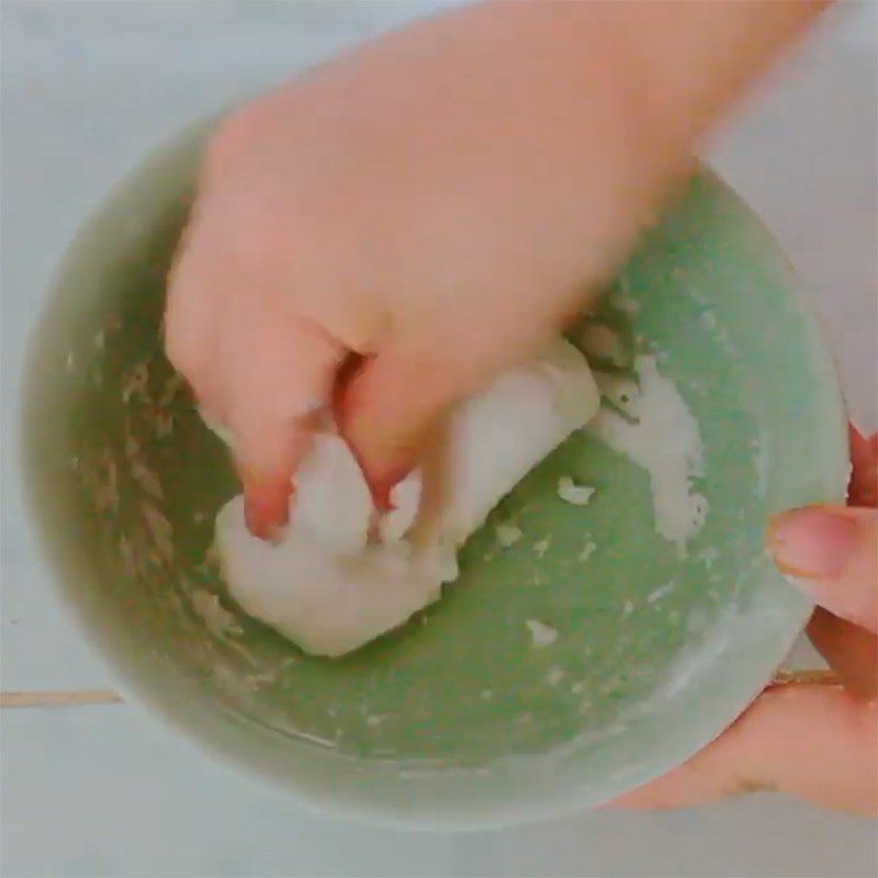 Step 3 Mix the glutinous rice flour and shape the cake Jackfruit seed cake