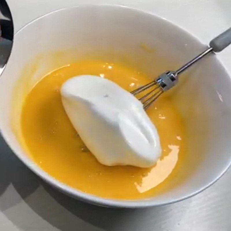 Step 3 Mix the batter with the egg whites Condensed milk sponge cake cupcake