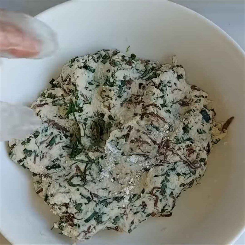 Step 2 Mix the filling for crispy vegetarian betel leaf cake