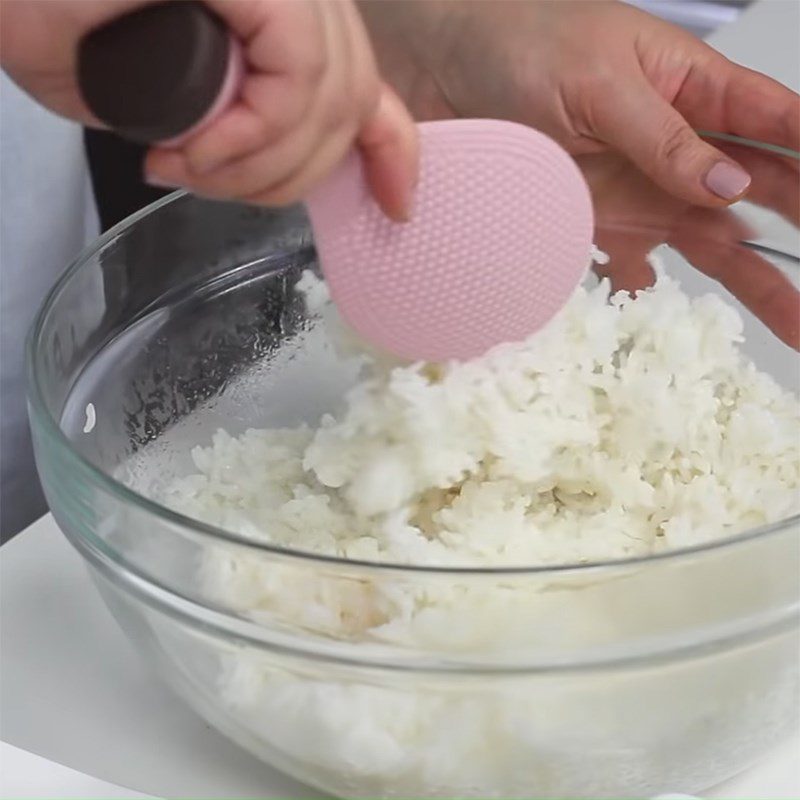 Step 2 Mixing rice Spicy Tuna Kimbap