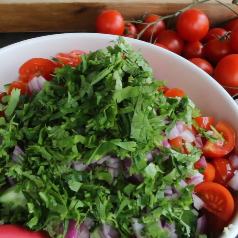 Step 4 Mix rice salad with tomato and cucumber Couscous salad with tomato and cucumber