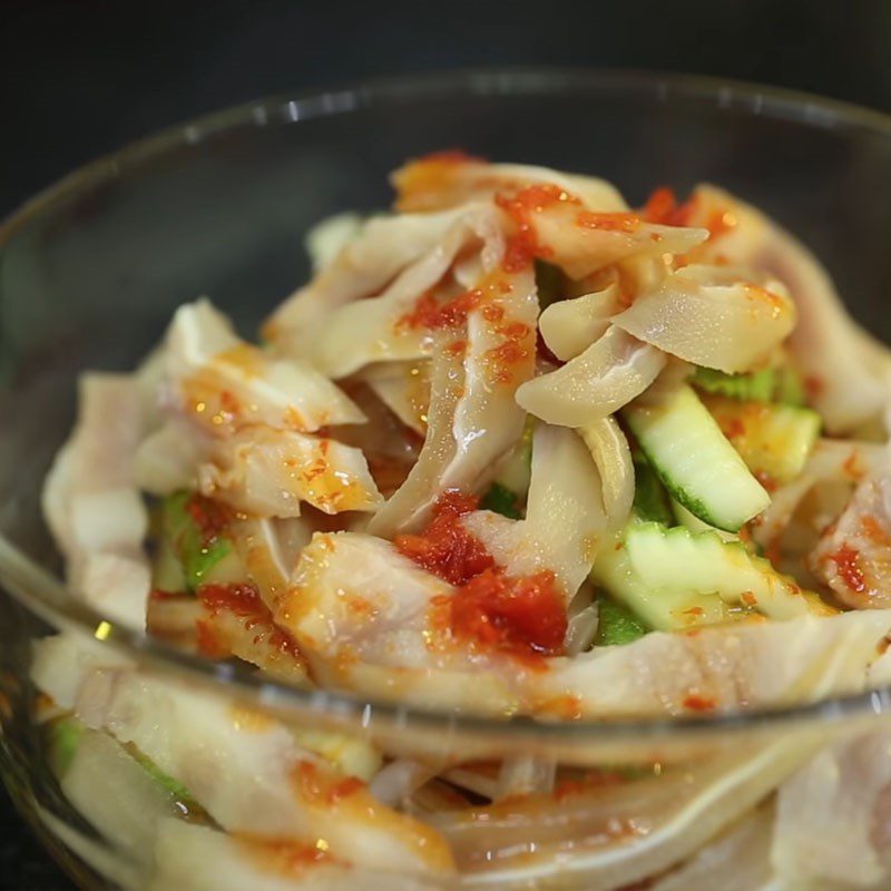 Step 4 Mix the salad Lotus Stem Salad with Pork Ear