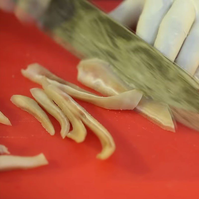 Step 4 Mix the salad Lotus Stem Salad with Pork Ear