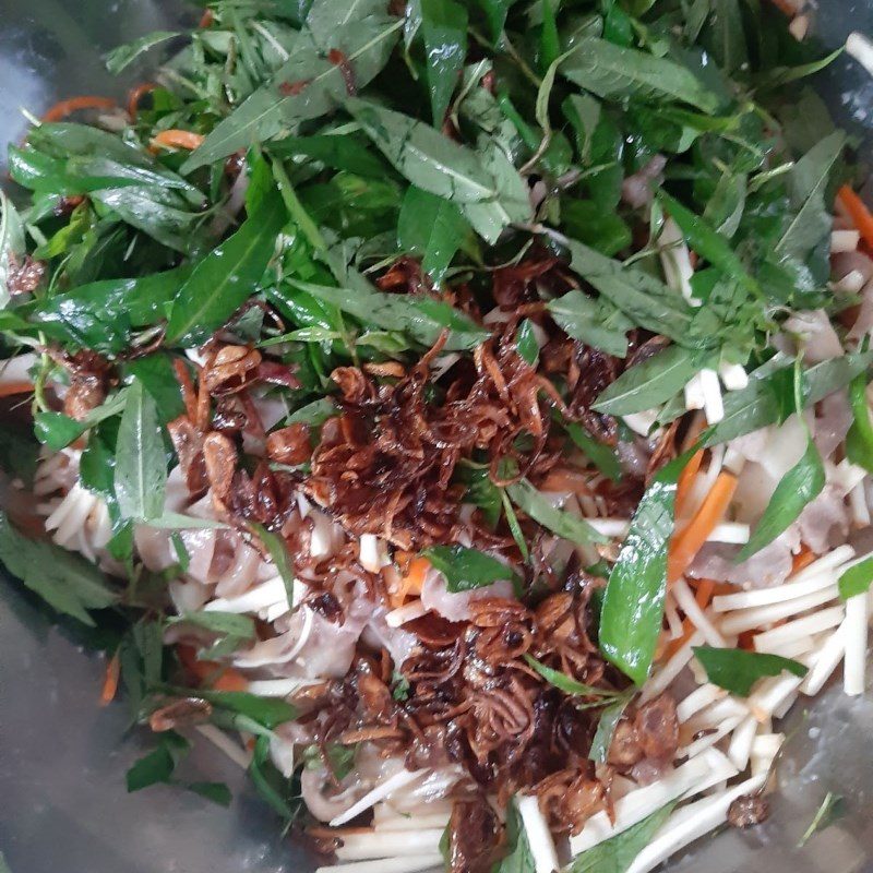 Step 5 Mix Salad Coconut Heart and Pig Ear